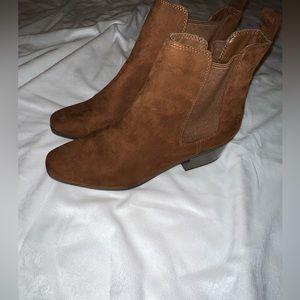 brown chelsea boots